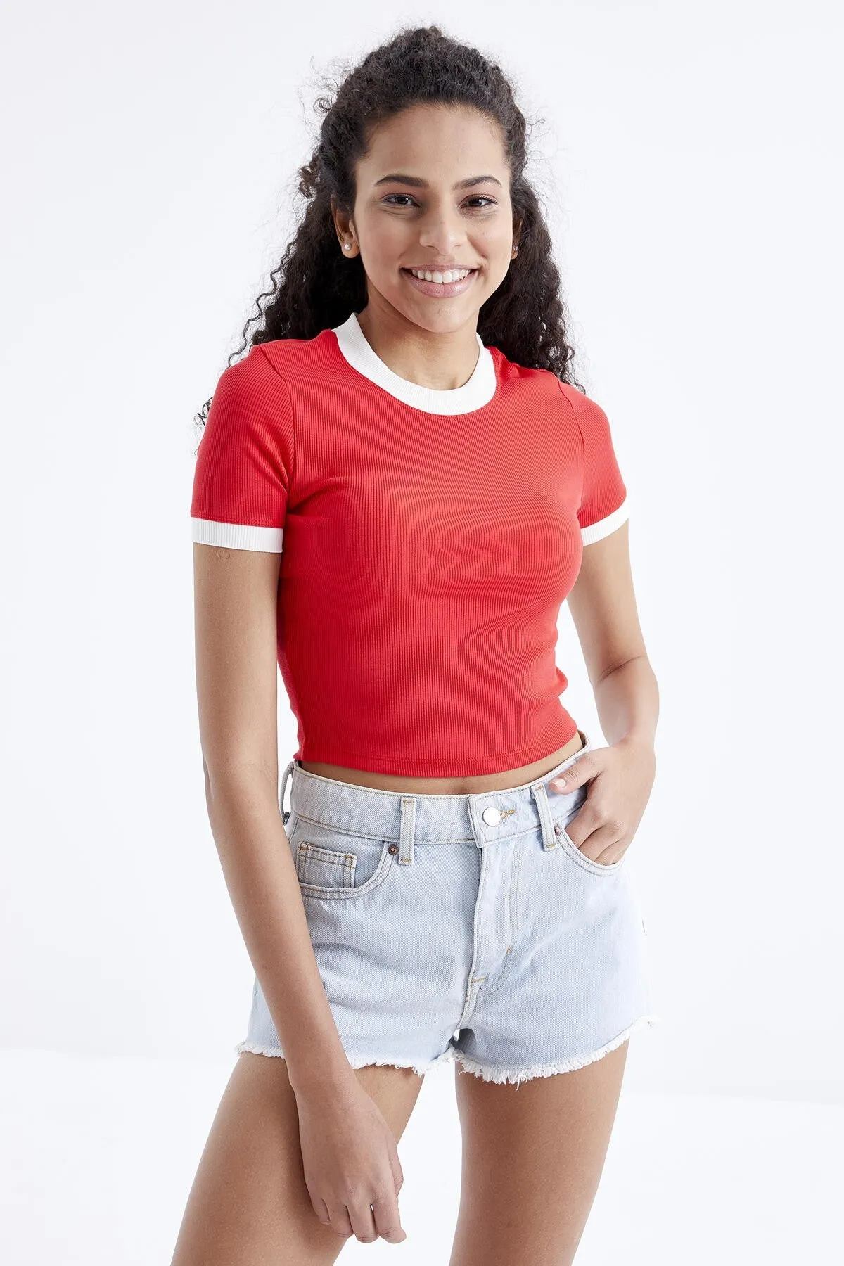 basic kol detayli o yaka kadin crop top t-shirt - 97200